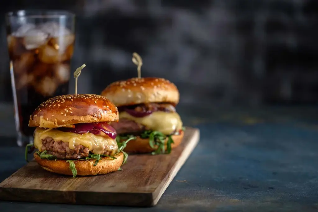 M & S Cafe Burgers