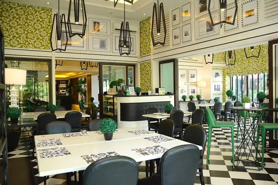Romulo Café